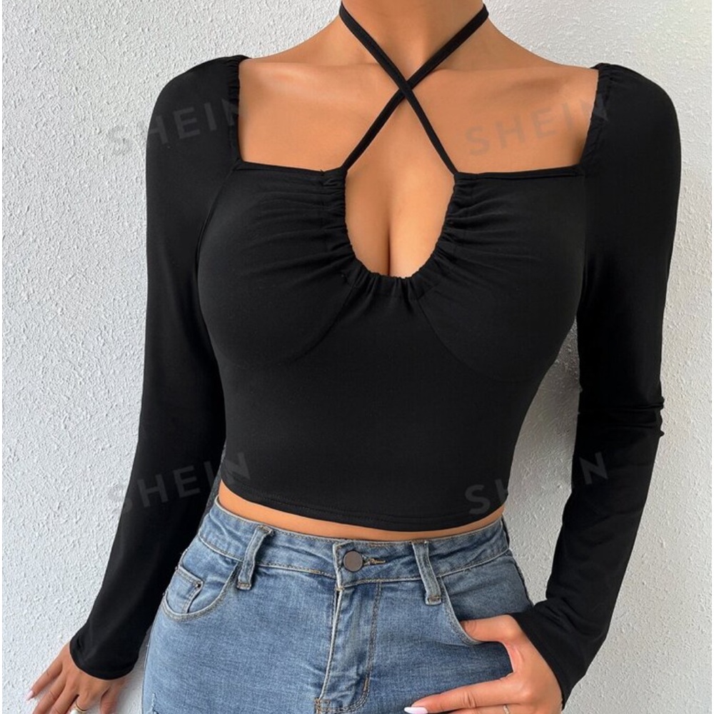 New long sleeve strappy detail black top~